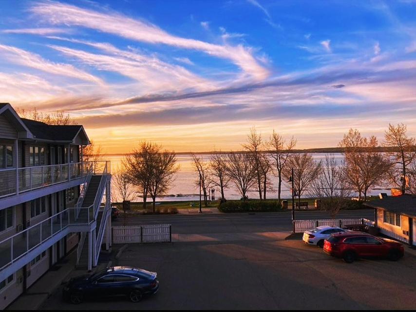 Raccoon Lodge Motel Sylvan Lake Zewnętrze zdjęcie